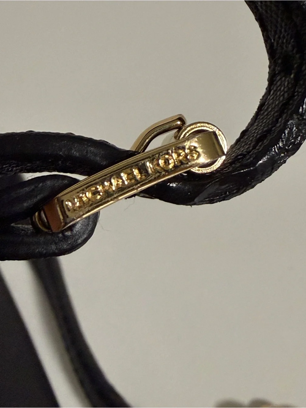Michael Kors Small Logo Signature Clutch Wallet Crossbody On A Chain - Black